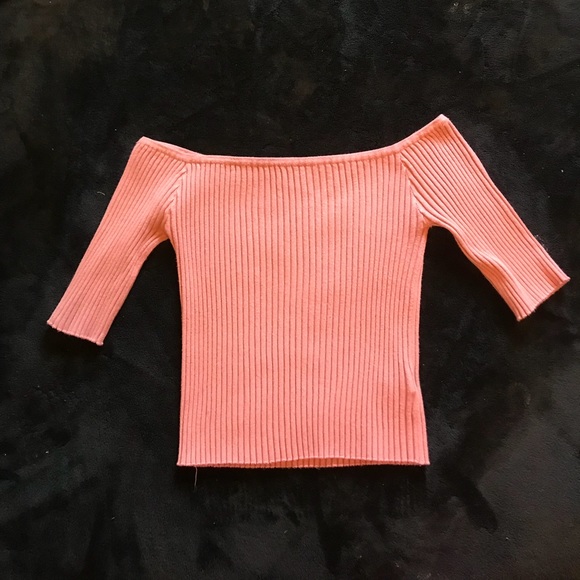 Light pink ribbed off-the-shoulder slight crop top - Picture 2 of 2